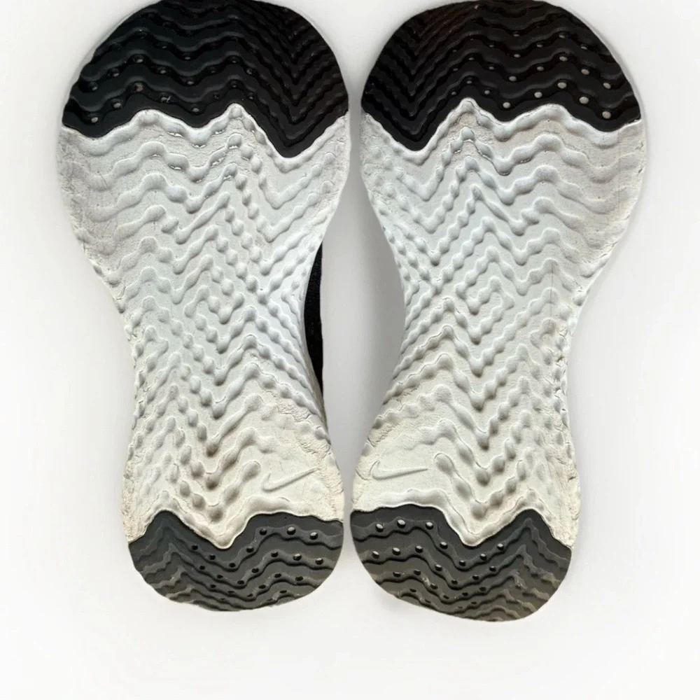 Nike Epic React Women’s Size 8.5 Running Shoes Black Gold Mesh Sneakers VGUC - Picture 6 of 10